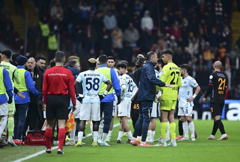 Adana Demirspor maçındaki penaltı başını yaktı! Galatasaray’ın yıldızı Mertens’e büyük şok! - Resim: 1