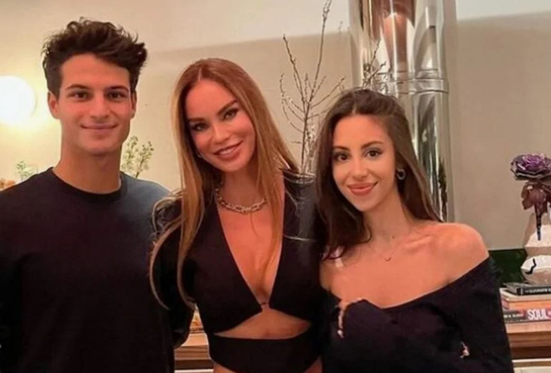 Ebru Şallı müstakbel geliniyle görüntülendi! Oğlu Beren'in sevgilisini cümle aleme tanıttı - Resim: 3