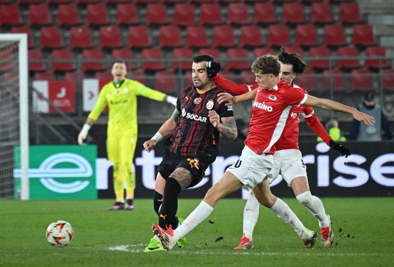 AZ Alkmaar maçının en iyi oyuncusu oldu! Galatasaray’da yıldız futbolcu performansıyla ayakta kaldı! Taraftarlar sadece onu beğendi - Resim: 5