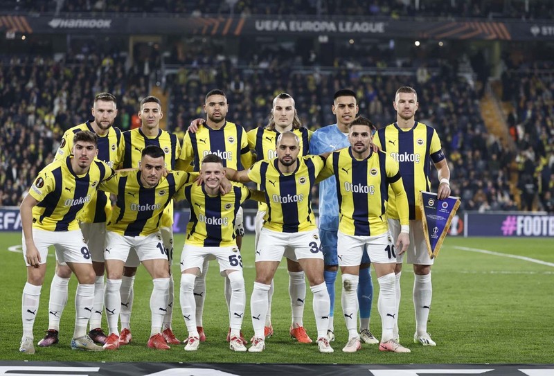 Fenerbahçe’de şaşkına çeviren gelişme! 11 milyon euroluk yıldız için transfer kararı! Teklifler değerlendirilecek - Resim: 3