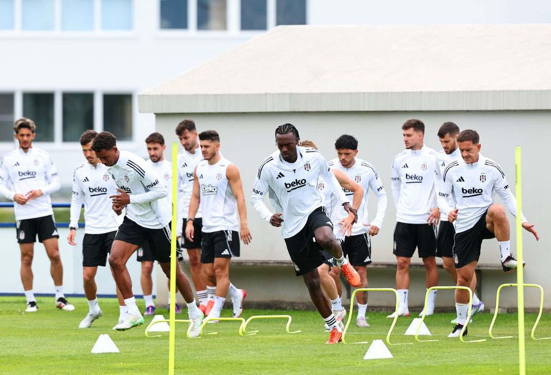 Beşiktaşlılara transfer müjdesi! 15 milyon euroluk yıldızla her konuda anlaşma sağlandı! Yarın İstanbul’a geliyor - Resim: 1