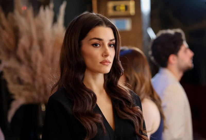 Hande Erçel Milano Moda Haftası'nda! Şık ve iddialı tarzıyla tüm dikkatleri üzerine çekti - Resim: 1