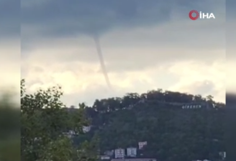 Karadeniz’de Giresun sahillerinde oluşan hortum kıyıya ulaşmadan etkisini kaybetti - Resim: 3