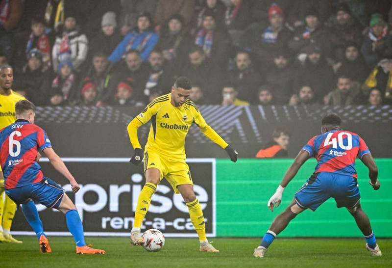 Fenerbahçe'de Viktoria Plzen maçı sonrası ortalık karıştı! Taraftar o futbolcuyu takımda istemiyor - Resim: 6