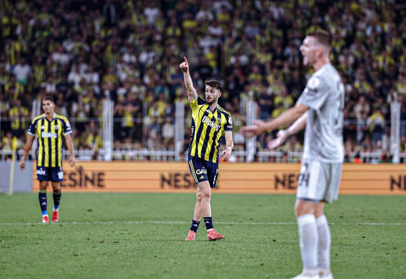 Fenerbahçe yönetimi kararını verdi! 20 milyon euroluk yıldızın transferine izin yok! - Resim: 6