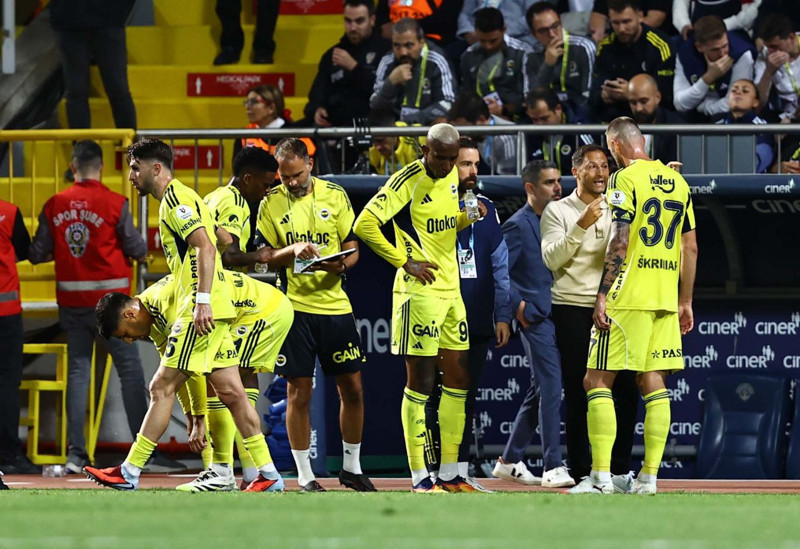 10 milyon euroluk yıldızdan Fenerbahçelileri çıldırtan performans! Pes dedirtti! İsabetli şut çekemeden maçı bitirdi - Resim: 1