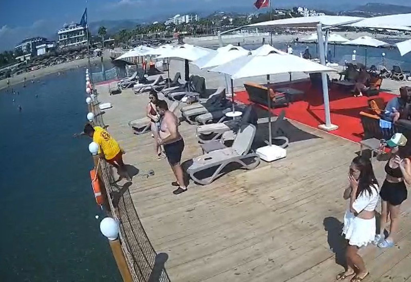 ÖLÜME ATLAYIŞ! Antalya tatili faciayla bitti: O anlar saniye saniye kamerada - Resim: 3