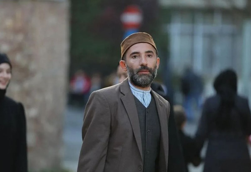 Ünlü oyuncu Mert Turak'tan özel hayat itirafı! "Kendimi kullandırmam" diyerek açık açık konuştu - Resim: 1
