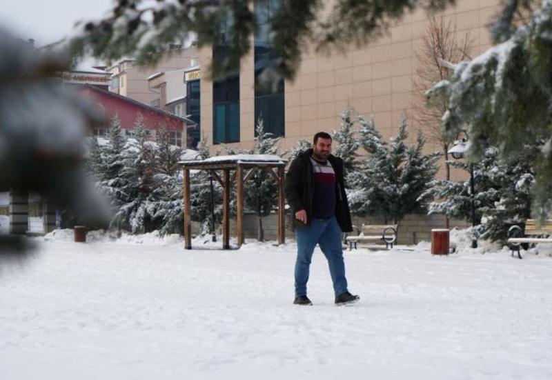 Bayburt'ta -18 derecelik soğuk, vatandaşları çileden çıkardı... Kafalarını nereye çevirseler her yeri buzdu... Bayburt tarihinde böylesini görmedi - Resim: 5