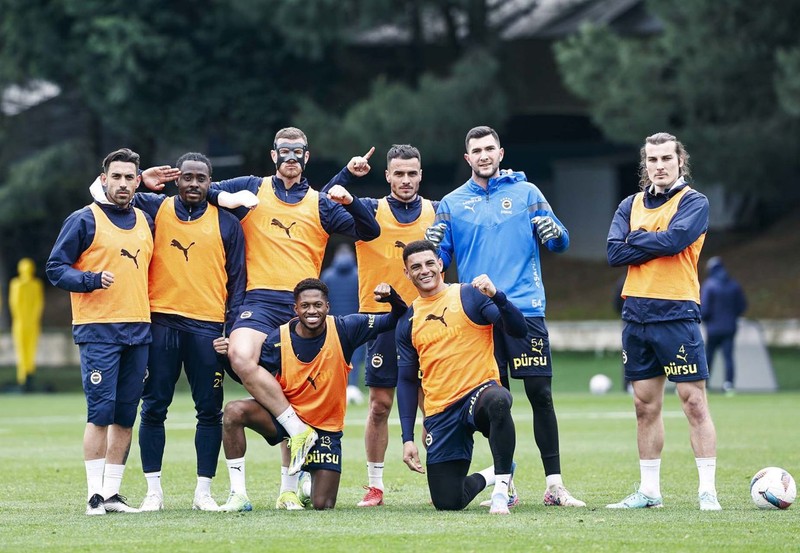 İtalyanlar duyurdu! Transfer harekatı başlıyor! Fenerbahçe, Mourinho’nun 6 milyon euroluk prensi için masaya oturacak - Resim: 1