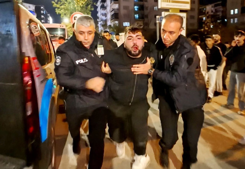 Şehri birbirine kattı! Polislerden istediği şey pes dedirtti - Resim: 5