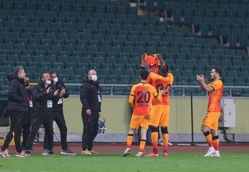 Rıdvan Dilmen: Sahanın en kötüsü Luyindama! - Resim: 13