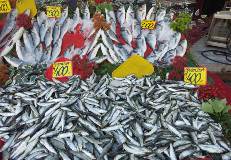 Gece boyunca süren mesainin ardından sabah tezgahlar doldu, kentte hareketlilik başladı - Resim: 2