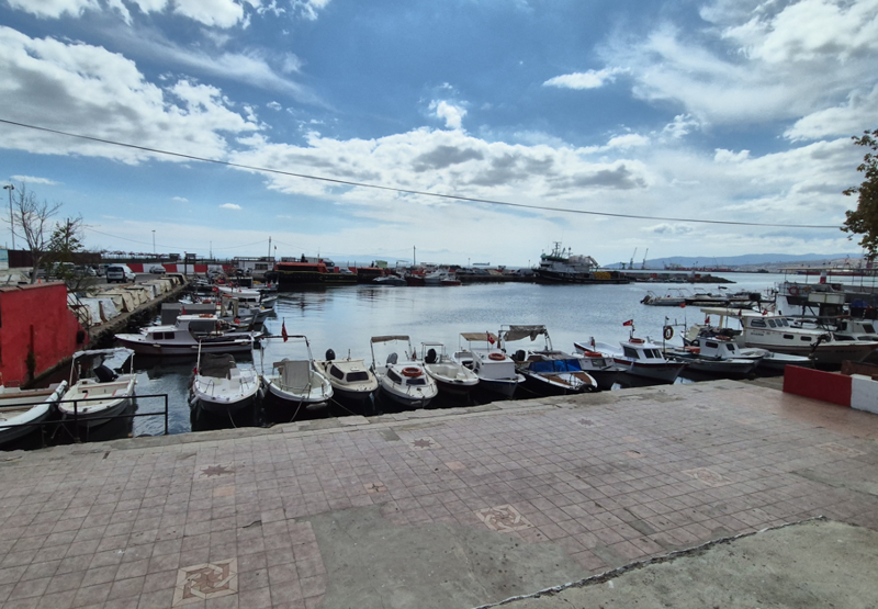 Tekirdağ’da etkisini gösteren sert poyraz balıkçıları vurdu, tekneler limana demirlendi - Resim: 2