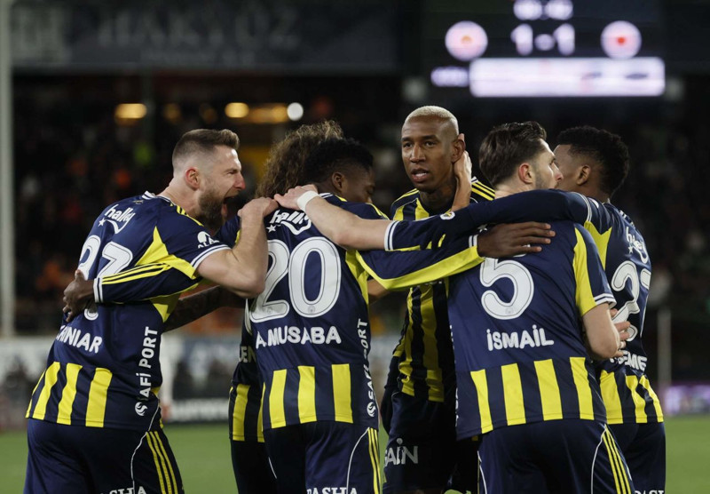 Kimse bunu beklemiyordu! Yönetim geri adım attı! Fenerbahçe’den şok Tedesco kararı! - Resim: 2