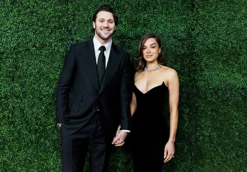Hollywood yıldızı Hailee Steinfeld ile Amerikan futbolcusu Josh Allen evlendi! İşte düğünden ilk kareler - Resim: 1