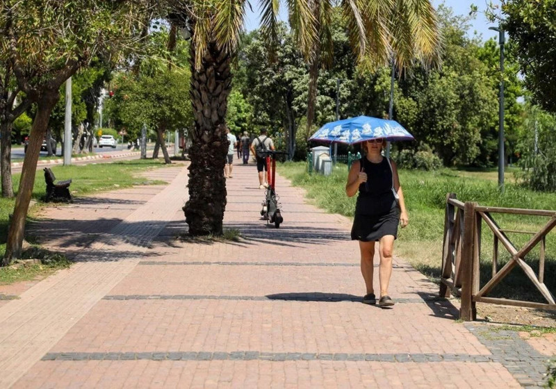 Antalya'da temmuz cehennemi: 95 yılın sıcaklık rekoru kırıldı - Resim: 1