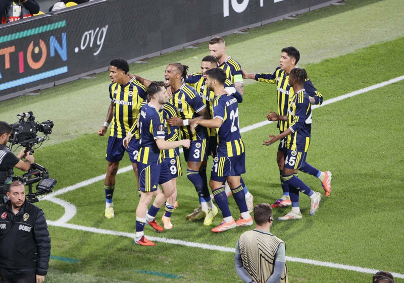 Fenerbahçe’de Gaziantep FK maçı öncesi büyük sürpriz! 2 isim kadroya alınmadı - Resim: 1