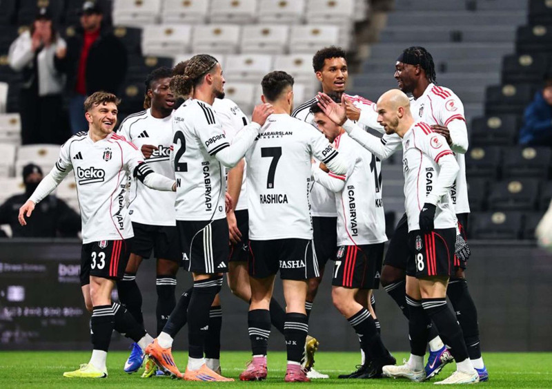 Serdal Adalı açıkladı! Transfer teklifi geldi! Yıldız futbolcu Beşiktaş’tan gidiyor! - Resim: 2