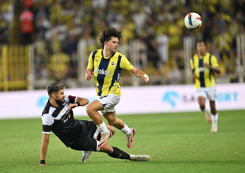 Kadıköy bu transferle coşacak! Fenerbahçe’den Kostic'in yerine sürpriz hamle! 30 milyon euroluk yıldız için ilk görüşme yapıldı - Resim: 7