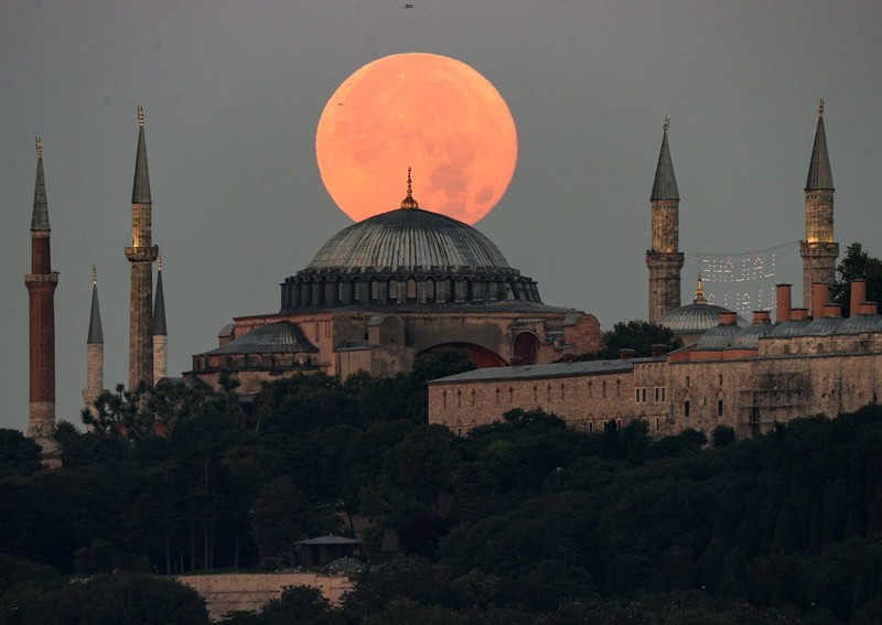 Türkiye'nin dört bir yanından büyüleyici dolunay manzaraları! - Resim: 2