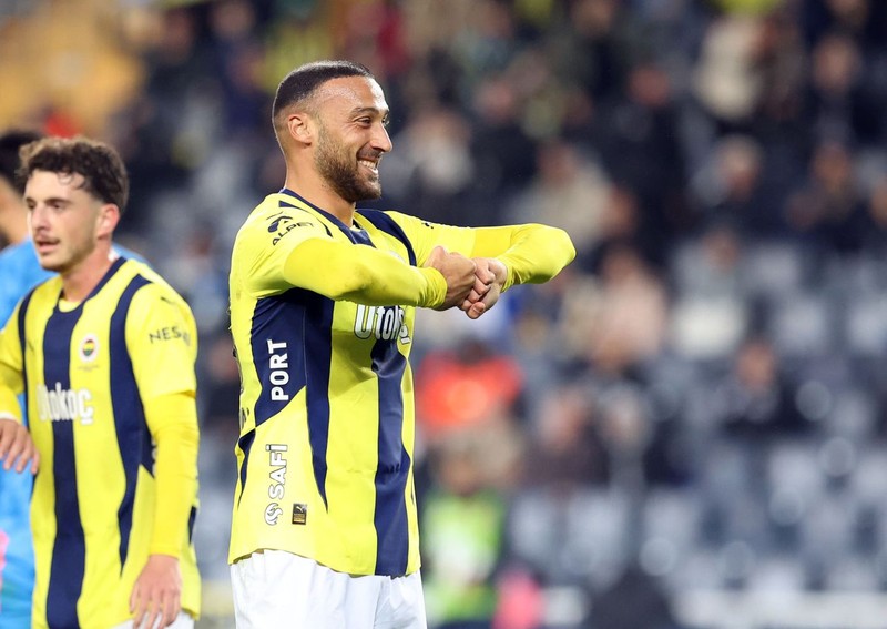 Yeni sezonda onlara yer yok! Fenerbahçe’den ayrılacak 3 futbolcu belli oldu! Kesin olarak yollar ayrılacak! - Resim: 6