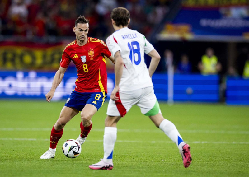 Galatasaray’dan yılın transfer bombası! 40 milyon euroluk dünya yıldızı Fenerbahçe yenilgisini unutturacak!  Taraftarlar havalimanına akın edecek - Resim: 20