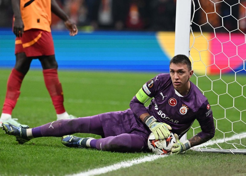 Dinamo Kiev maçındaki tepkisi olay olmuştu! Galatasaray'daki Muslera krizini Dursun Özbek çözdü! O sözlerle olayı tatlıya bağladı - Resim: 3