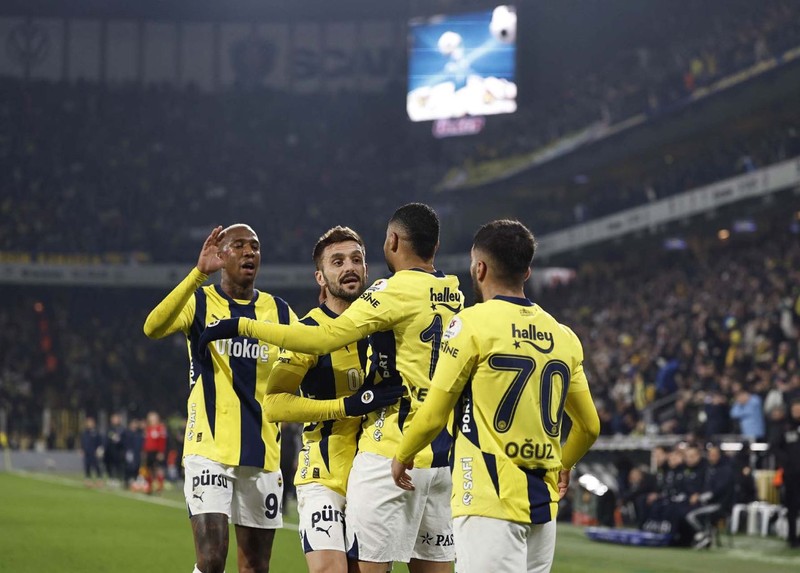 Fenerbahçe’den yılın transfer bombası! Mourinho, Ali Koç’tan 83.5 milyon euroluk dünya yıldızını istedi! Gelirse Kadıköy bayram yerine döner - Resim: 3