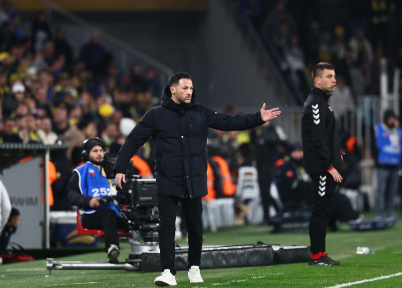 Tedesco resmen duyurdu! Fenerbahçe’ye Samsunspor maçı sonrası 3 kötü haber birden! - Resim: 5