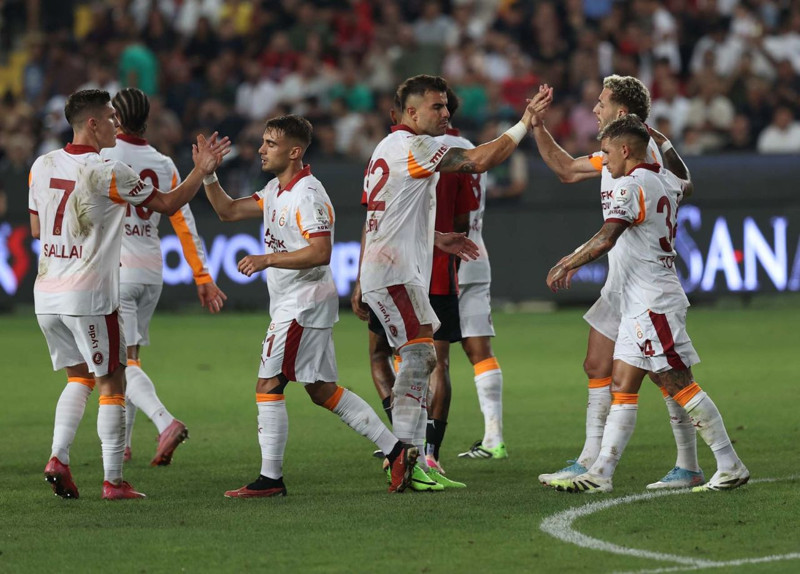 İşte Galatasaray’ın yeni kalecisi… 40 milyon euroluk süper yıldız geliyor! 3 yıllık anlaşma sağlandı - Resim: 1