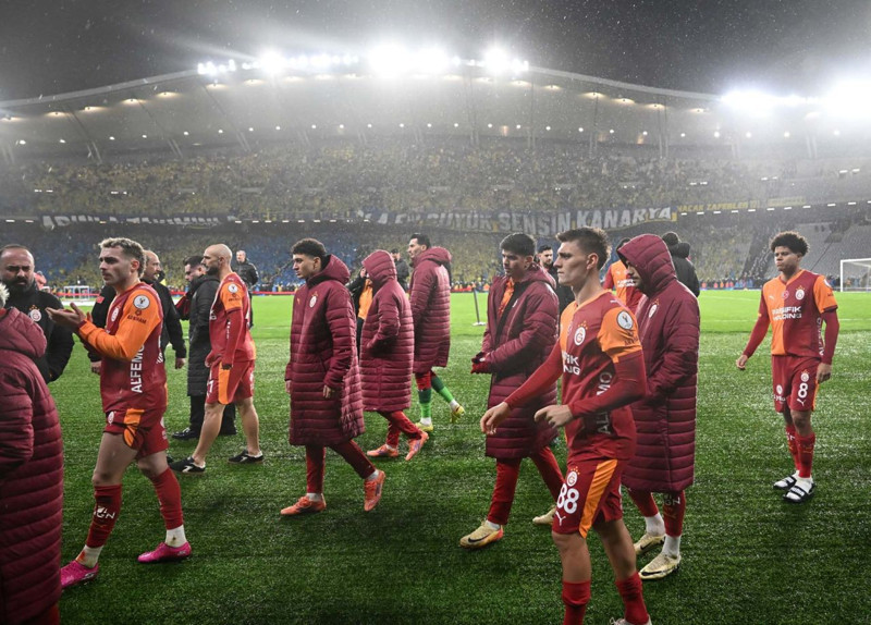 Galatasaray’dan yılın transfer bombası! 40 milyon euroluk dünya yıldızı Fenerbahçe yenilgisini unutturacak!  Taraftarlar havalimanına akın edecek - Resim: 7