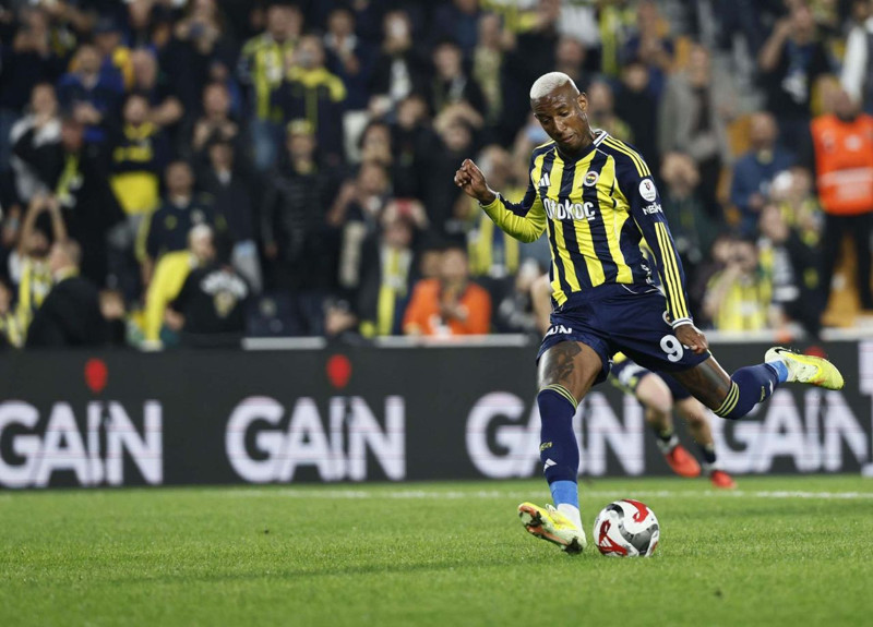 Fenerbahçe taraftarını çıldırttı! 14 milyon euroluk yıldıza büyük tepki! Karagümrük maçı sonrası sosyal medya yıkıldı! - Resim: 5