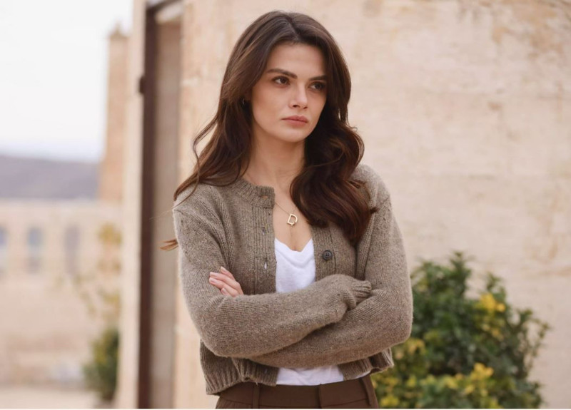 Uzak Şehir'in Alya'sı Sinem Ünsal'ın hasreti son buldu! Sevgilisi Berk Cankat ile kavuştu - Resim: 1