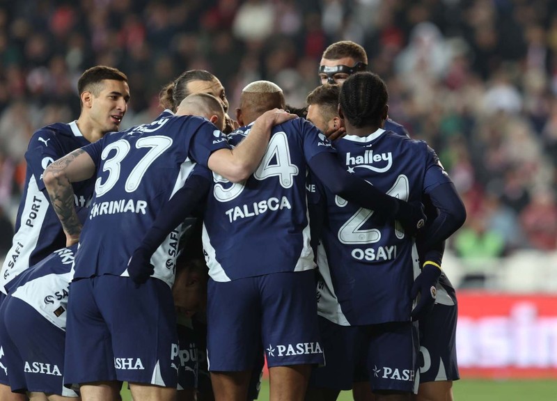 Duayen isim transfer için takım adı verdi! Fenerbahçe’nin 15 milyon euroluk yıldızına talip var! Ali Koç’un kapısını çalabilirler - Resim: 1
