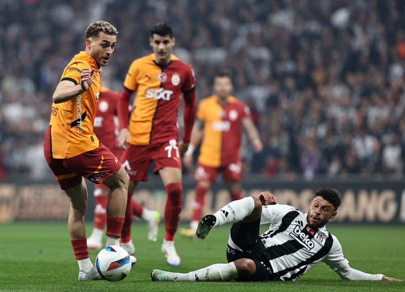 Okan Buruk’tan Fenerbahçe derbisinin ilk 11’ine ayar! Galatasaray’da 3 yıldız geri dönüyor! İşte muhtemel ilk 11 - Resim: 1