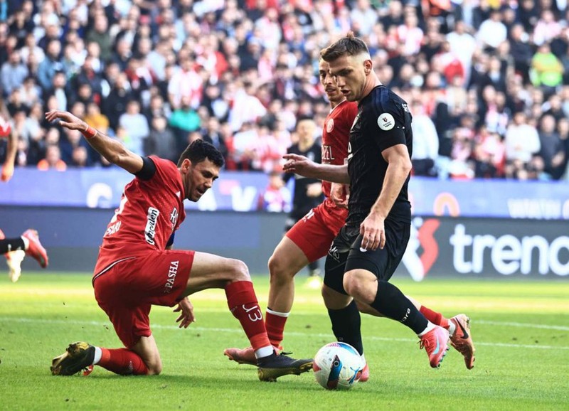 Solskjaer’in prensine transfer kancası! İngiliz devi Beşiktaş ile görüşmelere başladı! Konuşulan bonservis 15 milyon sterlin! - Resim: 7