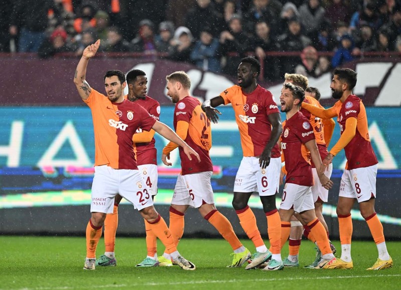 Sezonun hayal kırıklığı oldu! Galatasaray’da yıldız futbolcu gözden çıkarıldı! İstenen teklif gelmezse sözleşmesi feshedilecek - Resim: 1