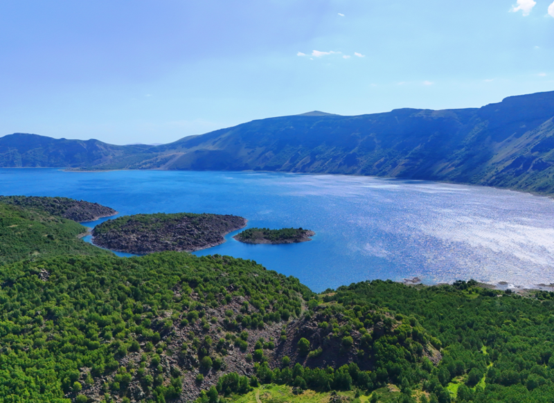 Bitlis’in eşsiz doğa güzellikleri yaz aylarında doğaseverlerin gözdesi oldu - Resim: 1