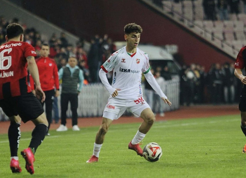 Gelecek yılın ilk bombası patladı! Fenerbahçe ilk transferini sessiz sedasız bitirdi! Taraftarlar çok sevinecek - Resim: 20