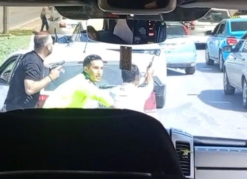 Gaziantep'te akılalmaz olay! Taksiciyi rehin alıp polisle çatıştı: Kıskıvrak yakalandı - Resim: 5