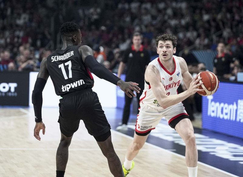 Tepkiler çığ gibi! Yunan basketbolcu Giannis Antetokounmpo’dan Türk bayrağı için çirkin sözler! - Resim: 4