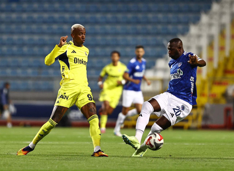 10 milyon euroluk yıldızdan Fenerbahçelileri çıldırtan performans! Pes dedirtti! İsabetli şut çekemeden maçı bitirdi - Resim: 4