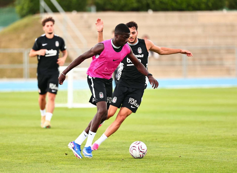 Beşiktaş, Salih Özcan’ın transferini resmen açıkladı! Maaş ve maliyeti ortaya çıktı - Resim: 2