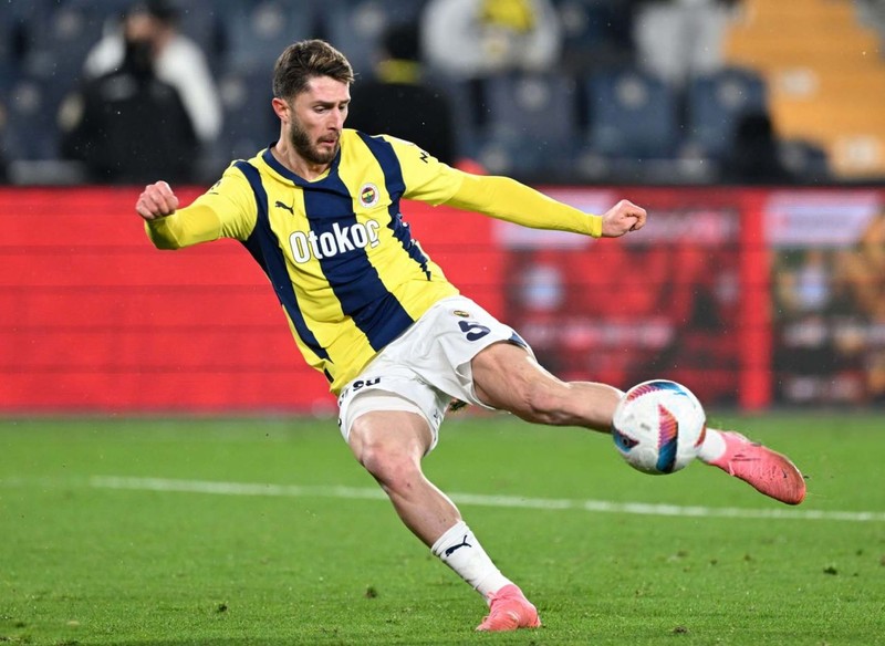 Duayen isim transfer için takım adı verdi! Fenerbahçe’nin 15 milyon euroluk yıldızına talip var! Ali Koç’un kapısını çalabilirler - Resim: 6