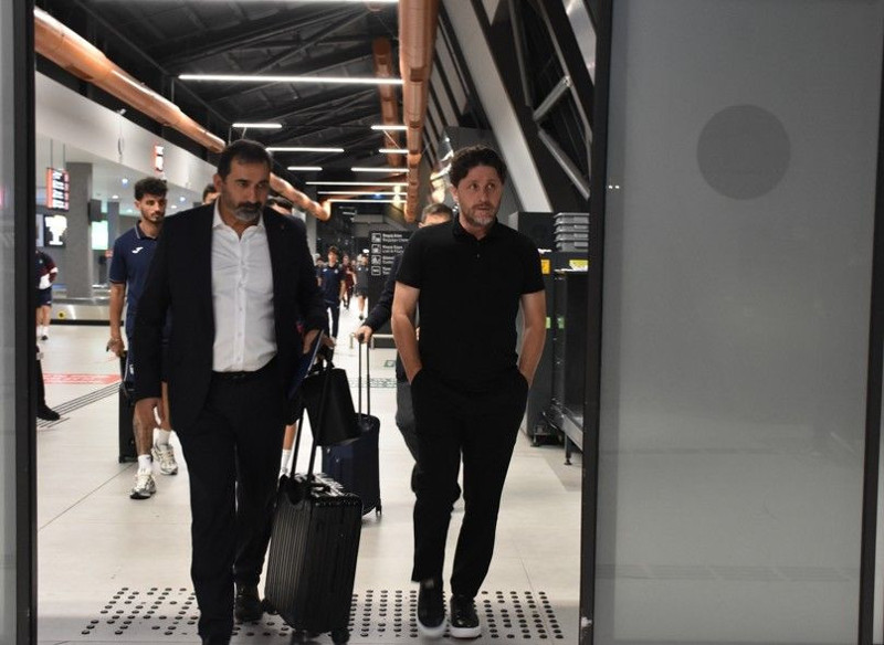 Trabzonspor'da kaos dolu dakikalar! Fatih Tekke istifa etti: Yönetimden apar topar açıklama geldi - Resim: 1