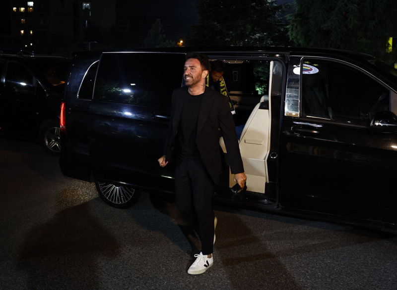 Fenerbahçe'de dev Beşiktaş derbisi öncesi 11 sorunu patlak verdi! Sarı lacivertli taraftarlar karalar bağladı - Resim: 5