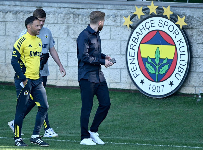 Fenerbahçe ile ilgili bomba gelişme! Yıldız isim İstanbul'a geliyor, hoca istifasını verecek - Resim: 19