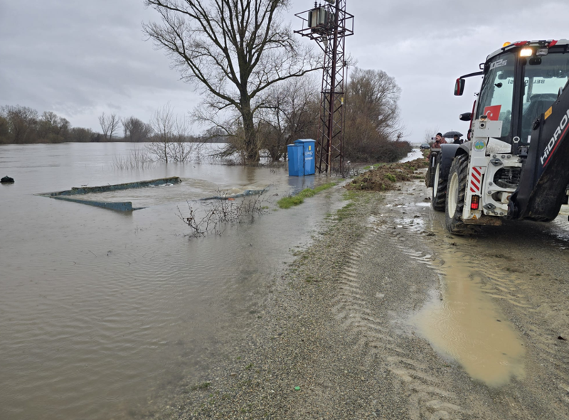 Edirne sular altında! Meriç ve Tunca nehirleri taştı: Tarihi köprüler kapatıldı - Resim: 6