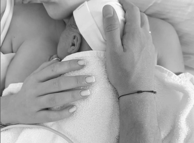 Baba olmanın mutluluğunu yaşamıştı! Milli futbolcu Ferdi Kadıoğlu'ndan kızıyla ilk poz geldi - Resim: 5